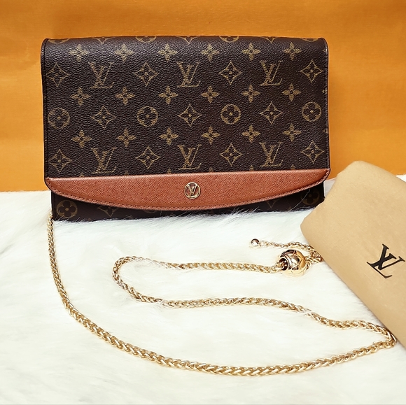 Louis Vuitton Handbags - 🔥 Excellent Condition 🔥 Authentic Louis Vuitton Crossbody Bag